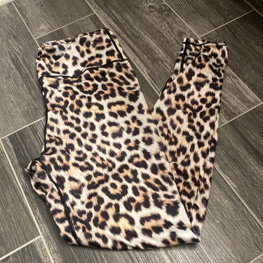 Leopard yoga pants